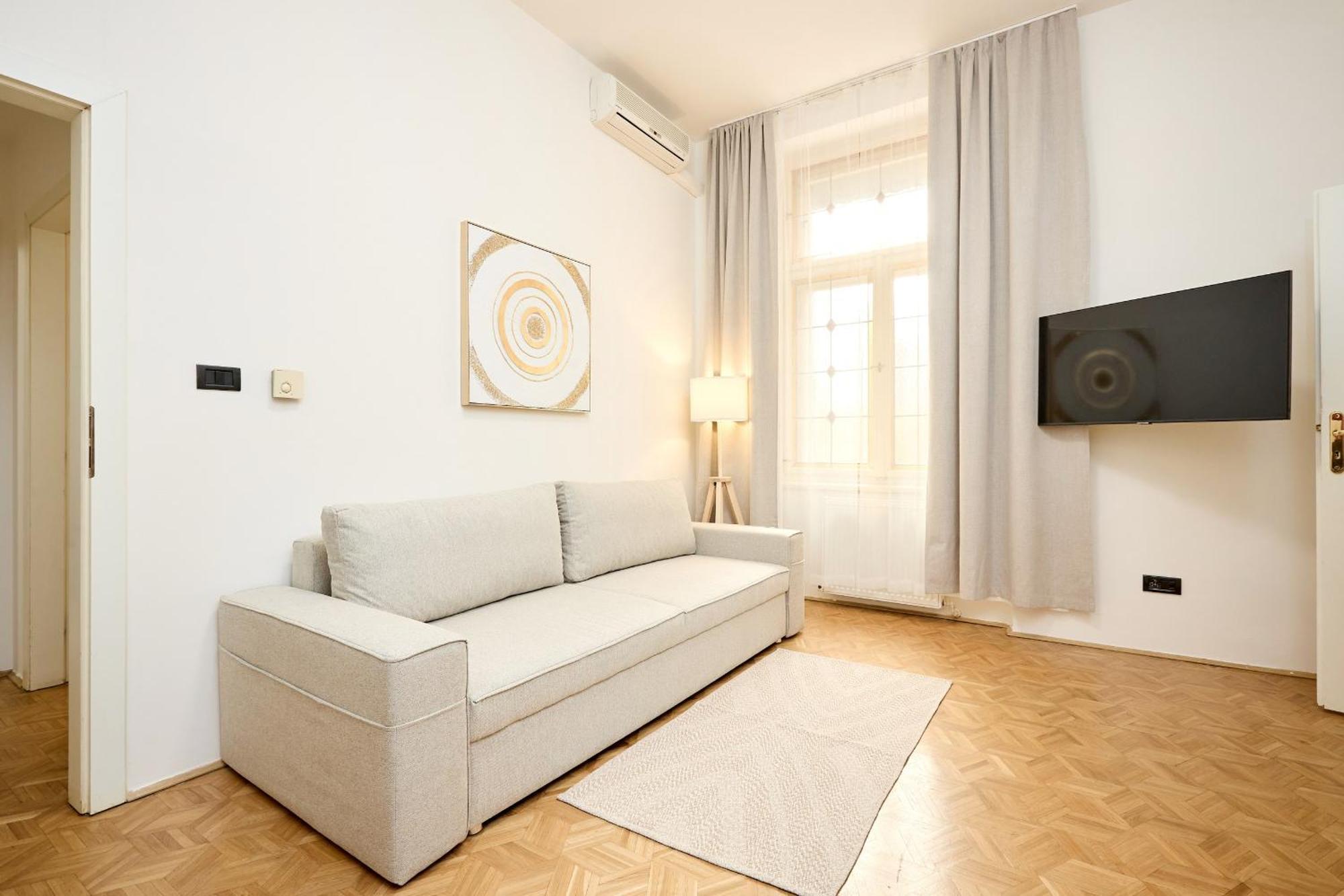 Apartment Alma *